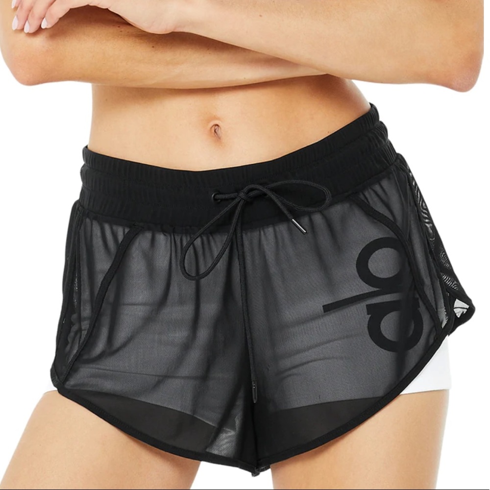 NWOT Alo Yoga Ambiance Short